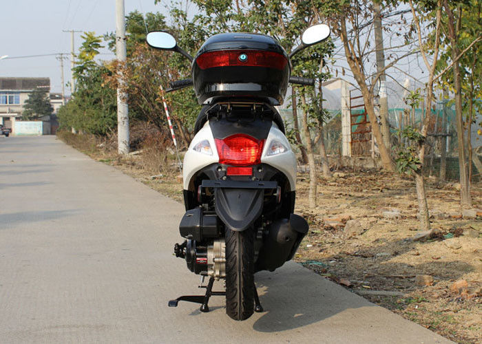 수평한 유형 50cc 고성능 스쿠터 2.5L 유류 소비 4 치기