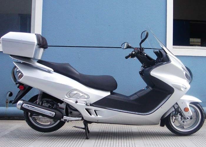 TCI 점화 체계 성숙한 모터 스쿠터 14L 150cc 탱크 스쿠터 4.4 유류 소비