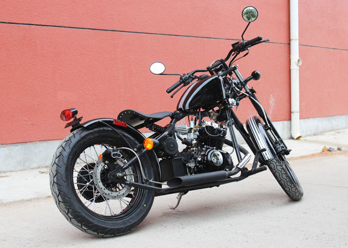 똑똑한 모양 Bobber 작풍 오토바이, 자유로운 연장 모음을 가진 250의 Bobber 오토바이