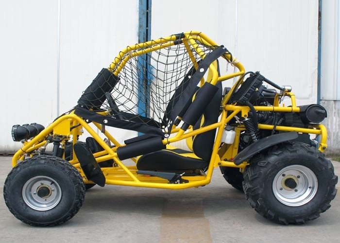 비오는 날 동안 도로 Kart 떨어져, 250cc는 물 3개의 헤드라이트 그물/구조망으로 냉각된 Kart 갑니다