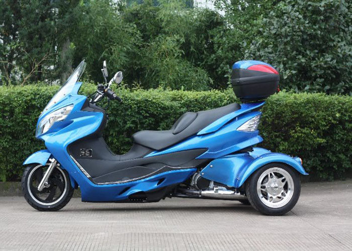 Yamaha는 3개의 바퀴 스쿠터 300cc의 반전을 가진 완전히 자동적인 3개의 바퀴 모터바이크를 복제했습니다
