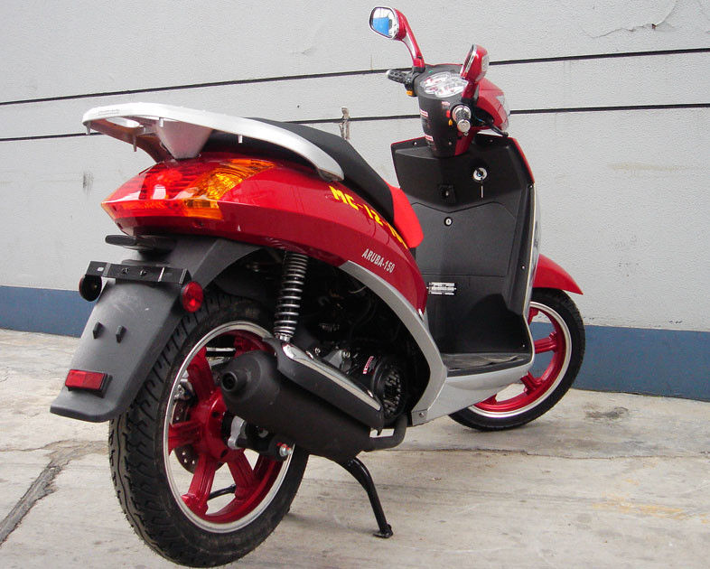 16 인치 타이어 성숙한 가스 스쿠터 150cc 후방 Brum 브레이크 Cvt 강제 통풍은 엔진을 냉각했습니다