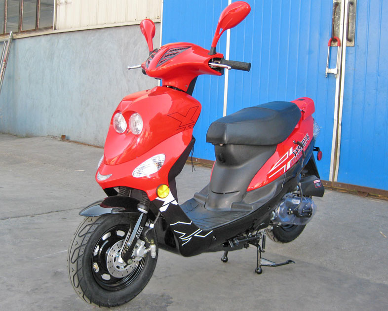 냉각한 CDI 점화 성숙한 모터 스쿠터 50CC 스쿠터 65를 - 70km/H 수동 브레이크 가동 바람쐬십시오